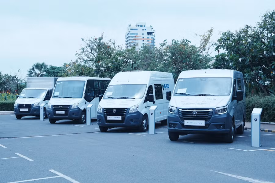 Ô tô GAZ sản xuất tại Việt Nam xuất khẩu sang thị trường Campuchia