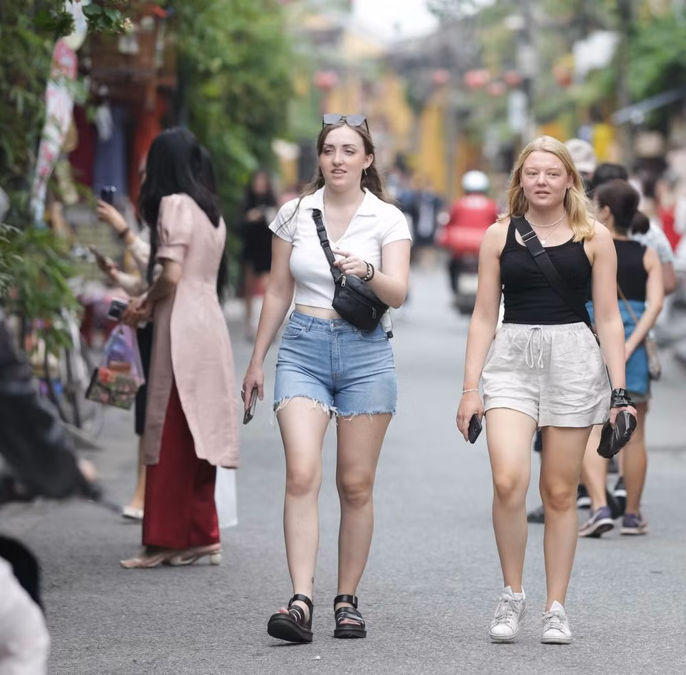 khach quoc te den ha noi trong thang 9 uoc dat gan 400 nghin luot khach hinh 1