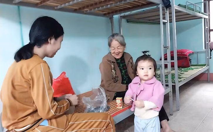 quang binh nhieu dia ban bi chia cat do mua to di doi nhieu ho dan de phong sat lo hinh 2