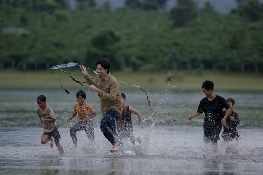 Rapper Đen mang câu chuyện trẻ em Tây Nguyên vào âm nhạc