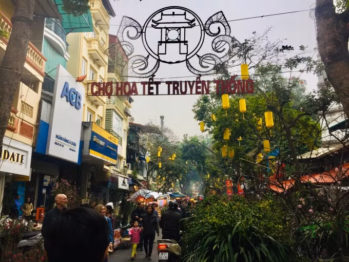 Chợ hoa tết truyền thống phố Hàng Lược - Hoàn Kiếm - Hà Nôi. Ảnh: An Khang