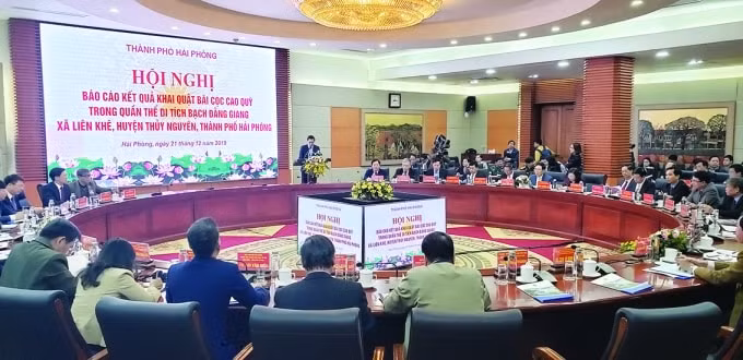 Quang cảnh Hội nghị “Báo cáo kết quả khai quật di tích bãi cọc Cao Quỳ, xã Liên Khê, huyện Thủy Nguyên” đã diễn ra tại Hải Phòng.
