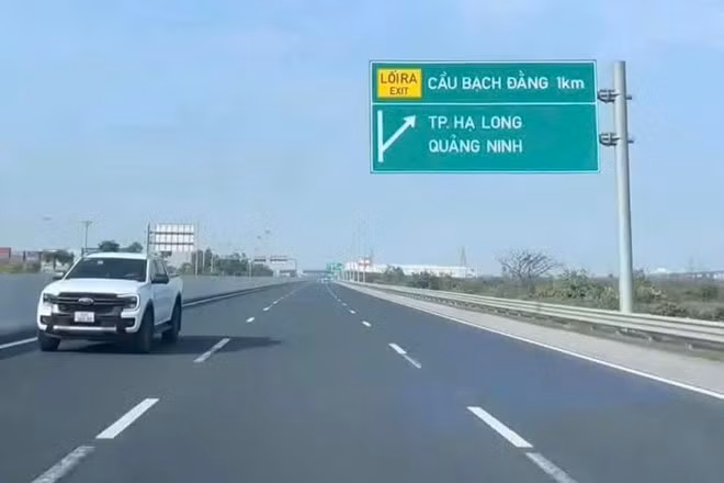 nu tai xe di nguoc chieu tren cao toc ha noi hai phong bi phat 40 trieu tru 10 diem bang lai hinh 1