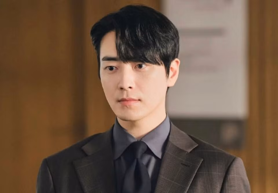 lee joon hyuk la dien vien yeu thich nhat dau nam 2025 hinh 1