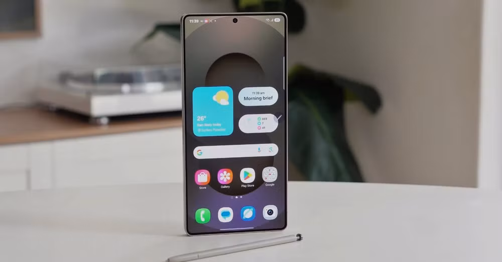 dong galaxy s25 khac phuc loi man hinh nhieu hat cua galaxy s24 hinh 1