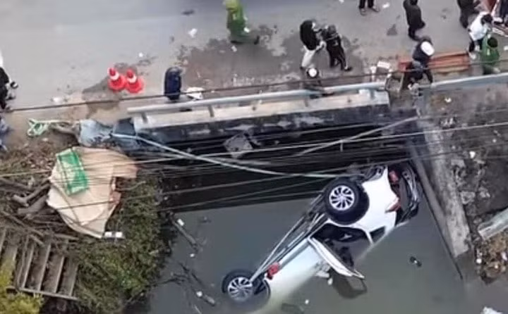 he lo nguyen nhan nu tai xe lai o to lao xuong kenh khien 7 nguoi tu vong o nam dinh hinh 1