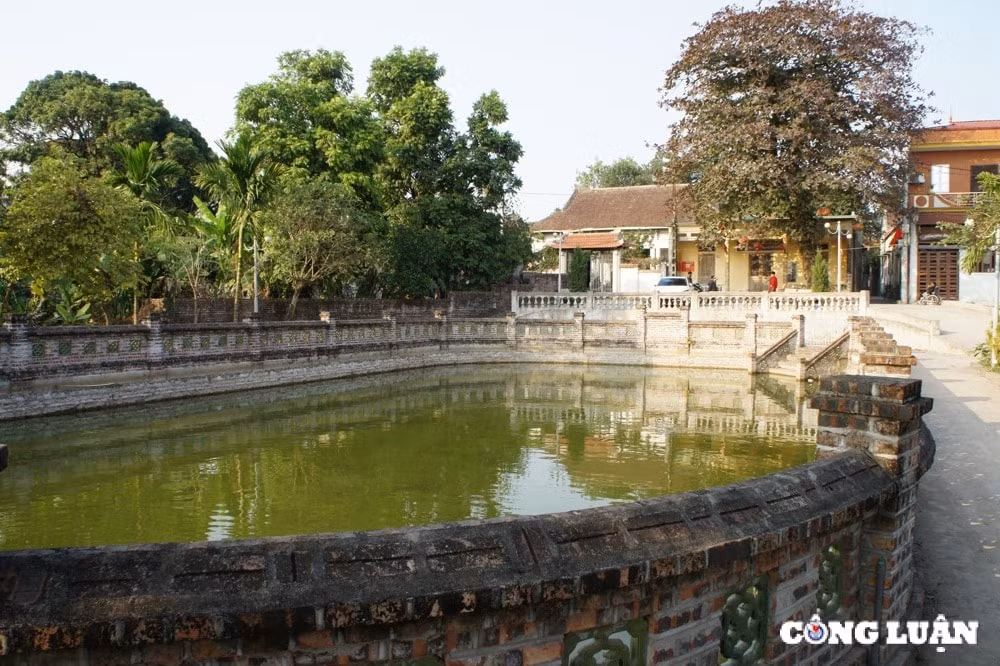 nguoi lang cuu tap lam du lich hinh 9