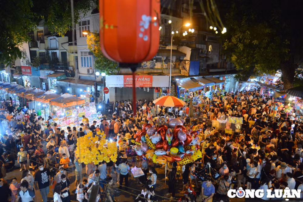 ha noi hang nghin nguoi dan do ve pho hang ma choi trung thu hinh 5