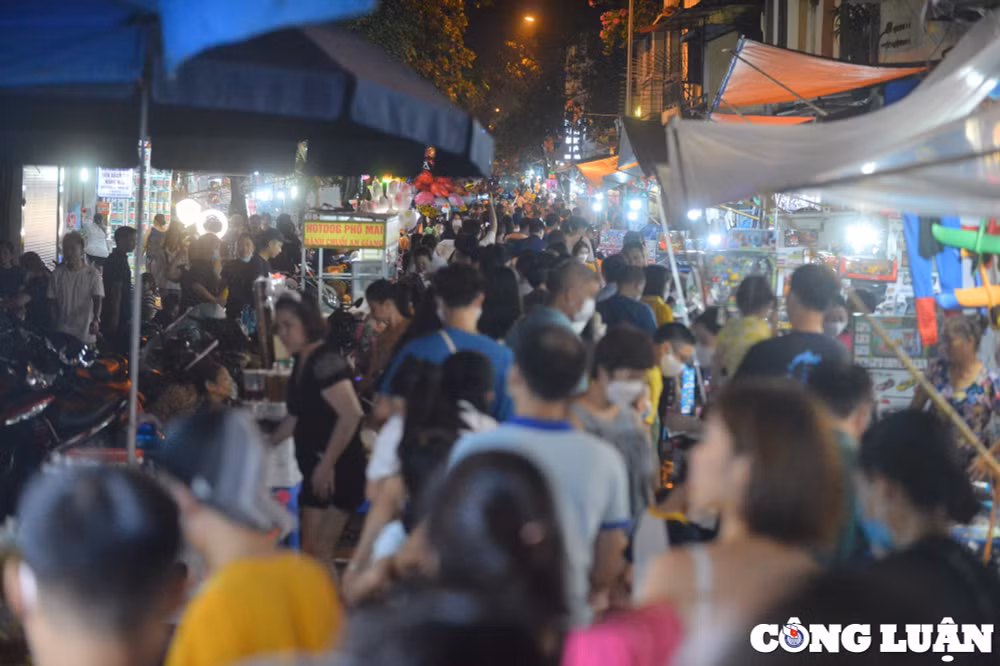 ha noi hang nghin nguoi dan do ve pho hang ma choi trung thu hinh 4