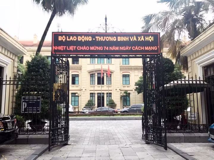 bo lao dong thuong binh va xa hoi co 17 don vi hanh chinh 4 don vi su nghiep hinh 1