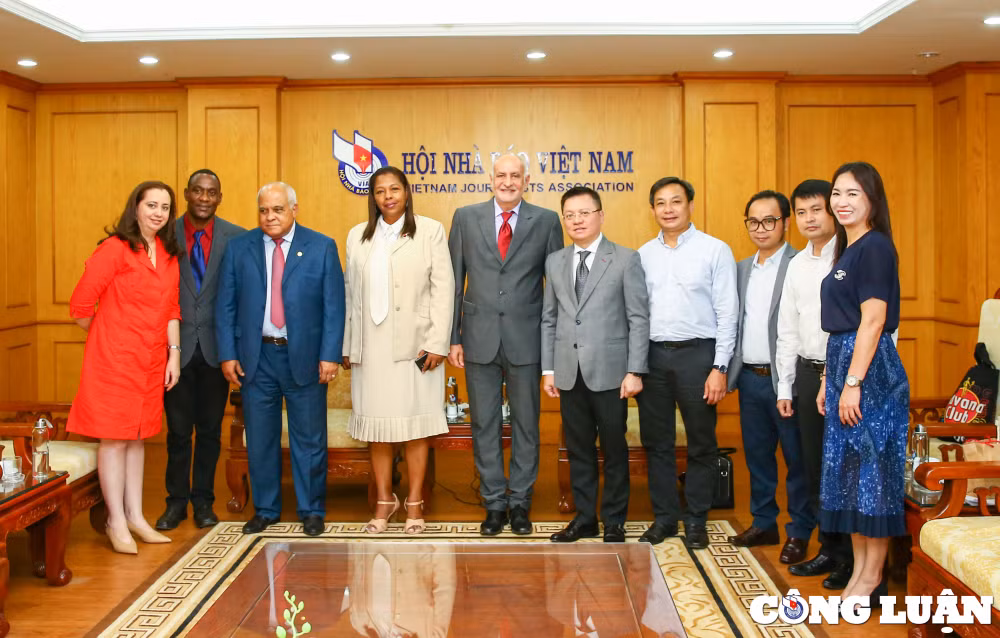 that chat hon nua quan he gan bo hoi nha bao viet nam va hoi nha bao cuba hinh 3