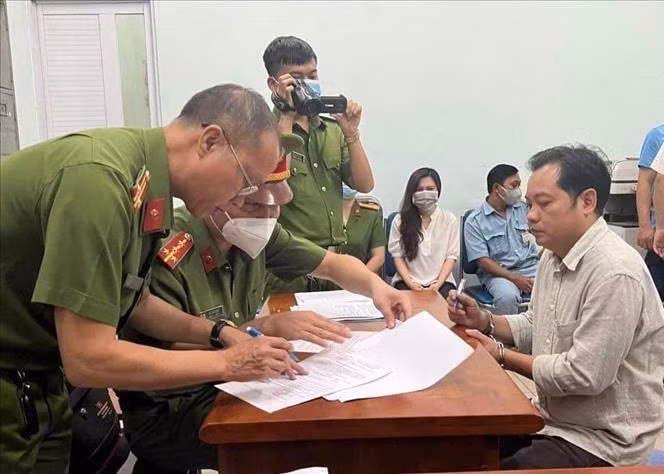 vu chay lam 32 nguoi thiet mang bat tam giam chu quan karaoke an phu hinh 1