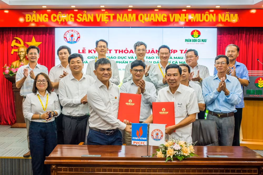 hop tac nang cao chat luong giao duc va cong tac an sinh xa hoi tai ca mau hinh 1