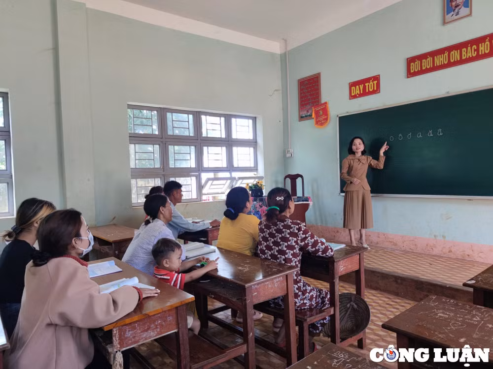 gia lai co giao mam non mo lop xoa mu chu mien phi cho dan lang hinh 4