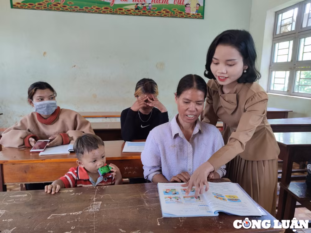 gia lai co giao mam non mo lop xoa mu chu mien phi cho dan lang hinh 3