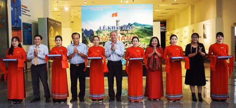 dak lak khai mac trien lam chuyen de ha giang diem hen noi cuc bac hinh 1
