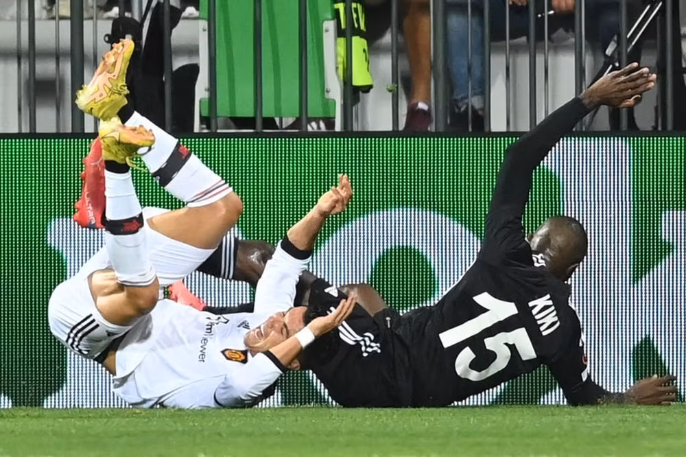 ronaldo ghi ban thu 699 cap clb ky luc 740 tran thang hinh 3