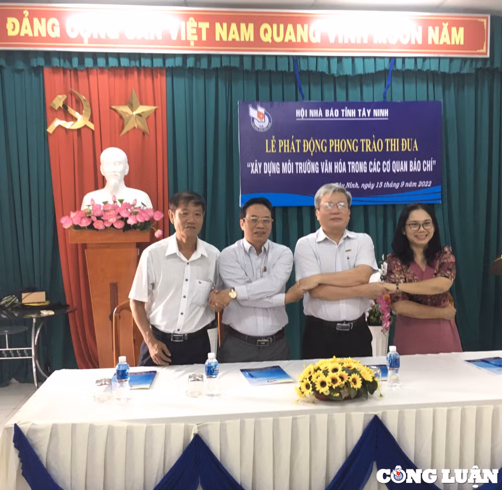 hoi nha bao tinh tay ninh phat dong phong trao thi dua xay dung moi truong van hoa trong cac co quan bao chi hinh 1