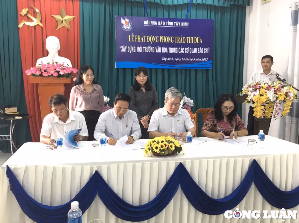 hoi nha bao tinh tay ninh phat dong phong trao thi dua xay dung moi truong van hoa trong cac co quan bao chi hinh 2