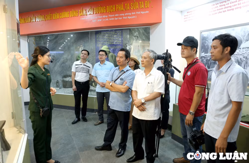 thuc te giao luu trao doi nghiep vu cong tac giua hoi nha bao hai phong va hoi nha bao tinh thai nguyen hinh 3