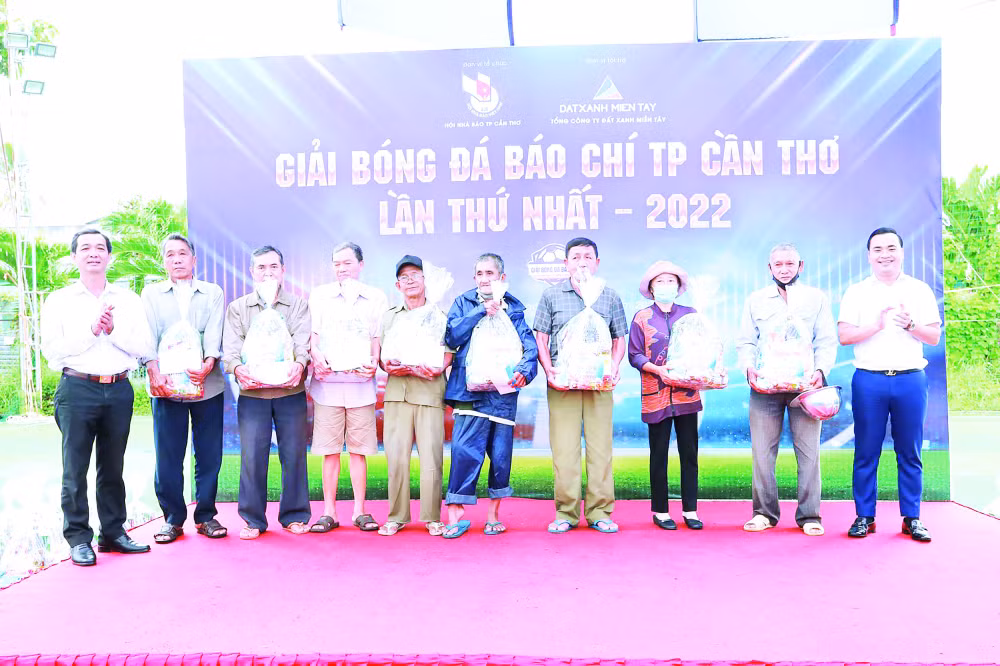 lan toa tinh nhan van trong phong trao the thao cua hoi vien nha bao hinh 2