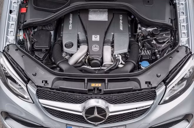 mercedes chua voi khai tu dong co v8 hinh 2