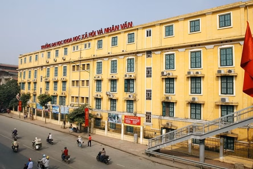diem chuan vao truong dai hoc khoa hoc xa hoi va nhan van nhieu nganh xap xi tuyet doi hinh 1