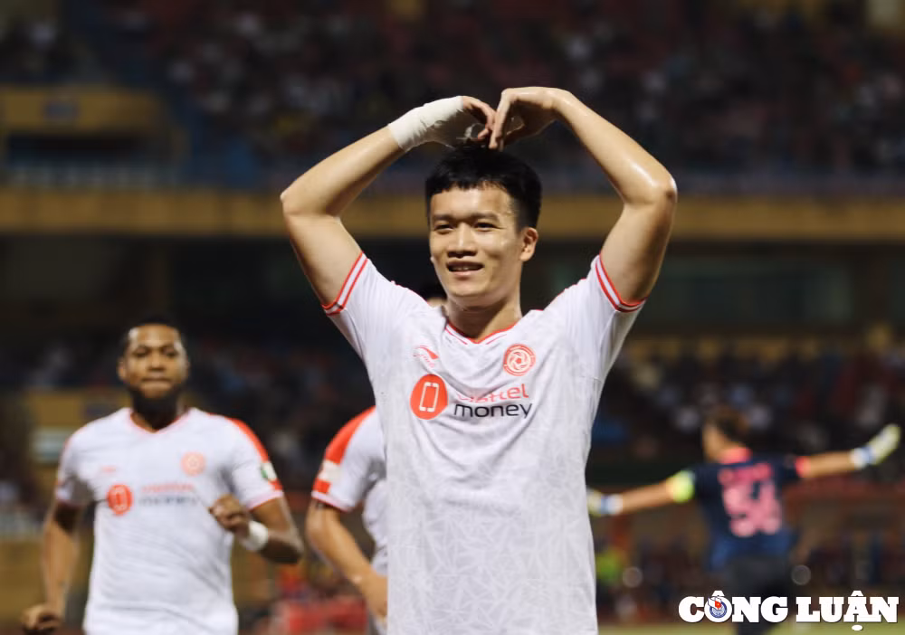 hoang duc lap cu dup viettel fc thang dam nam dinh 4 0 tren san nha hinh 5