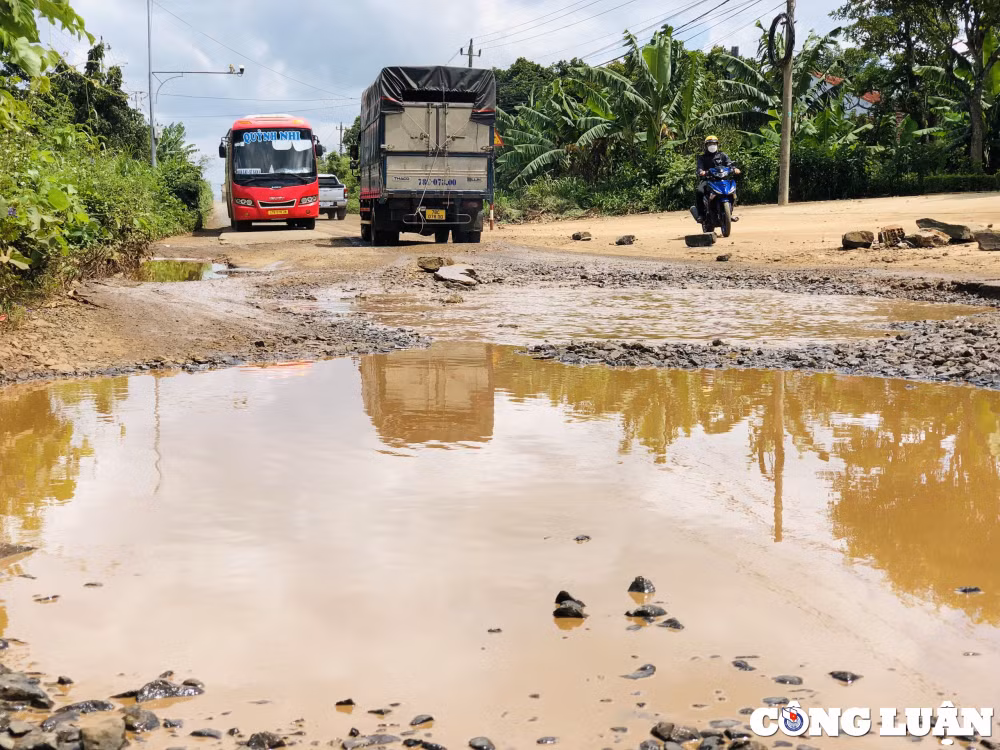 dak lak dan khon kho vi duong tinh lo bien thanh ao sau moi tran mua hinh 8