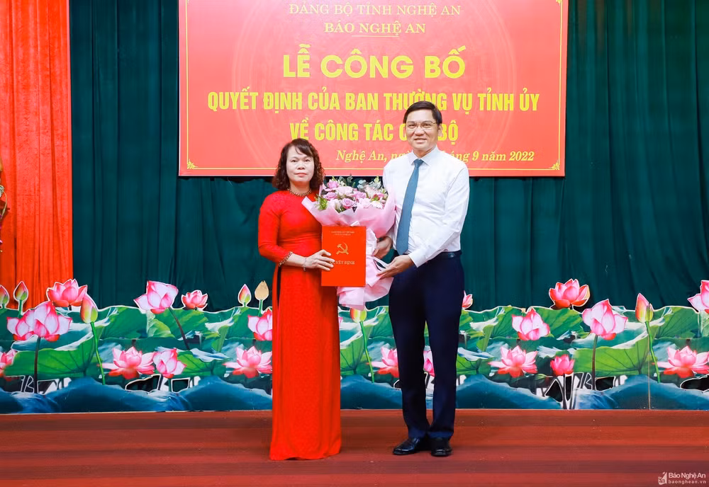 nha bao nguyen thi thu huong duoc bo nhiem pho tong bien tap bao nghe an hinh 1