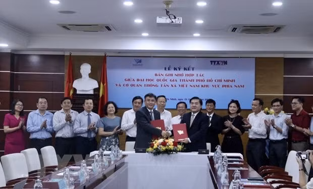 tang cuong hop tac giua thong tan xa viet nam khu vuc phia nam va dai hoc quoc gia tp ho chi minh hinh 1