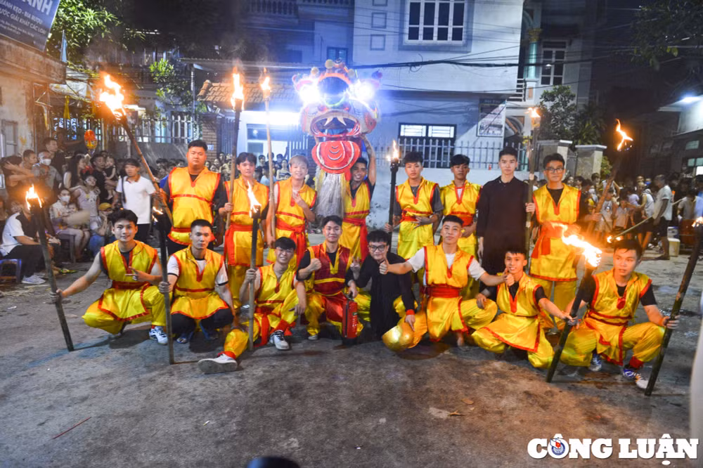 ha noi doc dao man mua lan thoi lua trong dem trung thu hinh 12