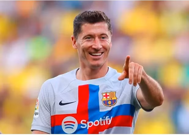 danh bai cadiz 4 0 barca chiem ngoi dau bxh la liga 2022 23 hinh 4