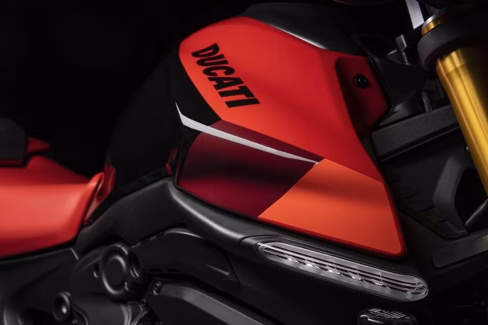 ducati monster sp ra mat tai chau au so huu suc manh 111 ma luc hinh 3
