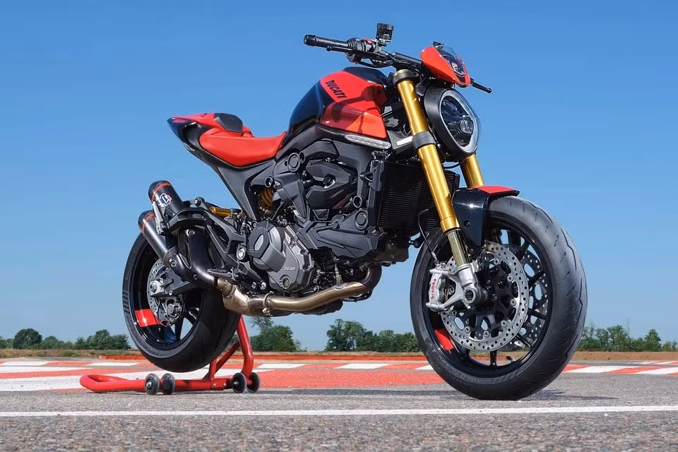 ducati monster sp ra mat tai chau au so huu suc manh 111 ma luc hinh 1
