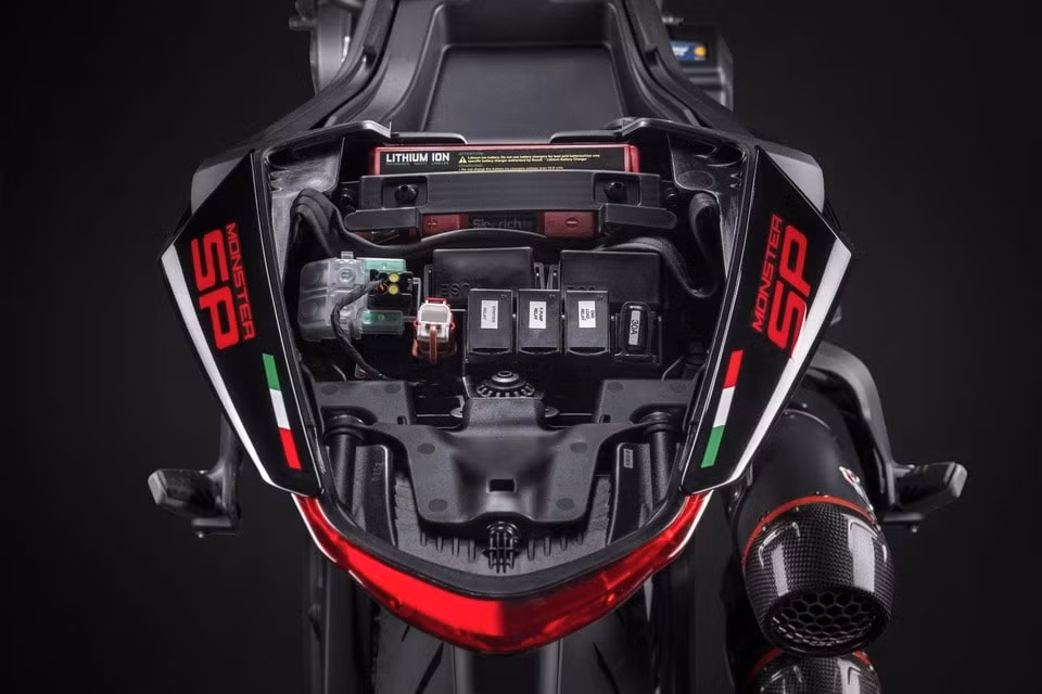 ducati monster sp ra mat tai chau au so huu suc manh 111 ma luc hinh 9