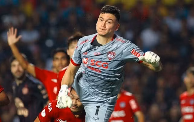 Nhiều câu lạc bộ muốn đưa thủ môn Văn Lâm rời Cerezo Osaka