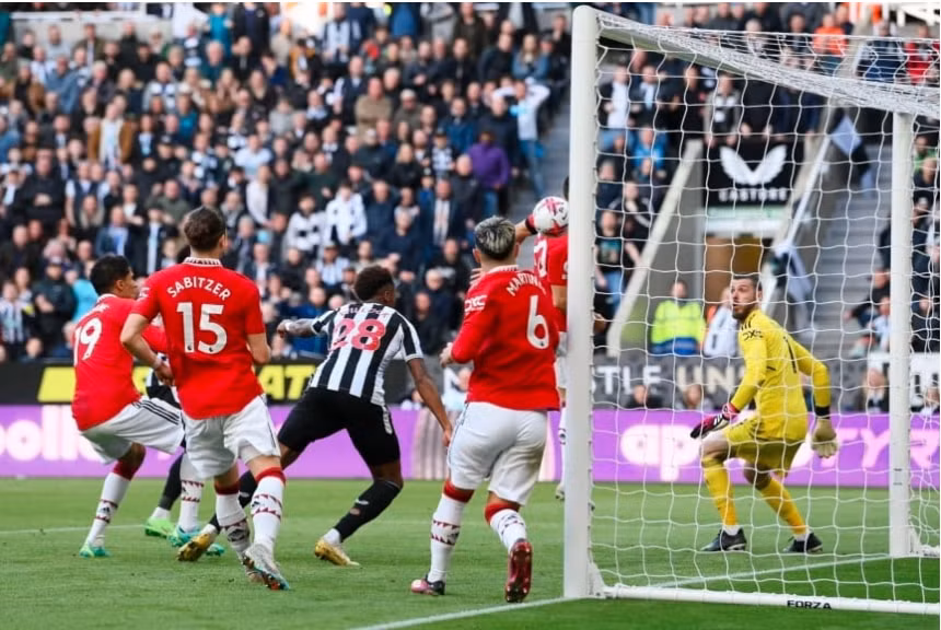 rashford thi dau mo nhat mu that bai day tiec nuoi tren san newcastle hinh 3