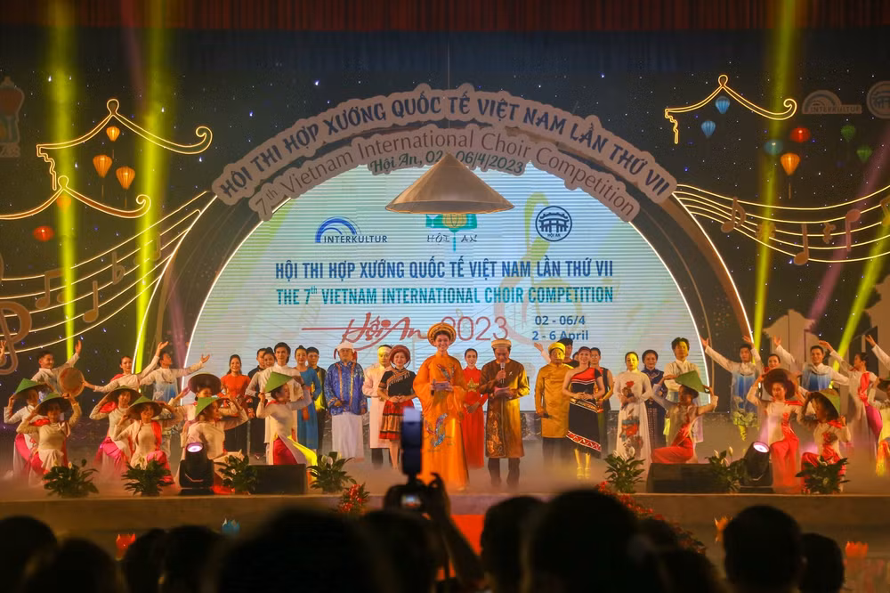 gan 600 nghe si quoc te se trinh dien hop xuong tren duong pho hoi an hinh 3