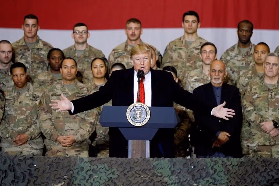 nha trang do loi cho ong donald trump ve viec rut quan hon loan o afghanistan hinh 1