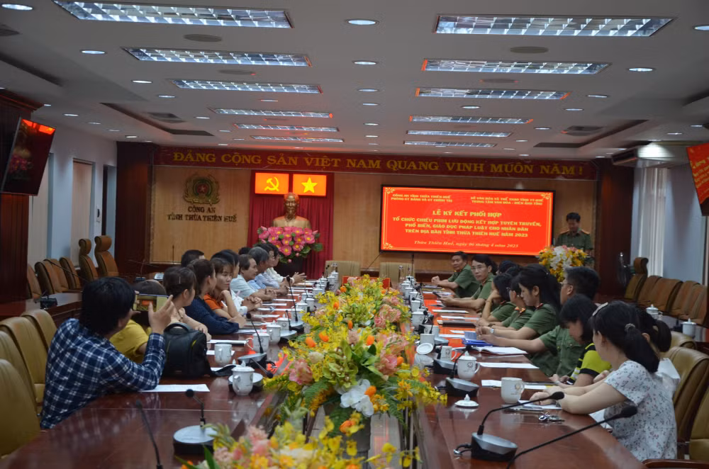 thua thien hue chieu phim luu dong tuyen truyen pho bien giao duc phap luat cho nhan dan hinh 2