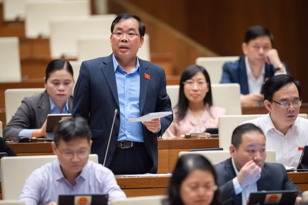 noi o phai duoc nhan duoc den bu truoc khi di doi hinh 1