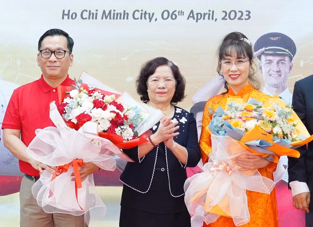 ba nguyen thi phuong thao lam chu tich hoi dong quan tri vietjet co tong giam doc moi hinh 2