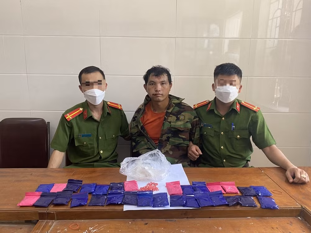 bat giu doi tuong mua ban ma tuy so luong lon o nghe an hinh 1