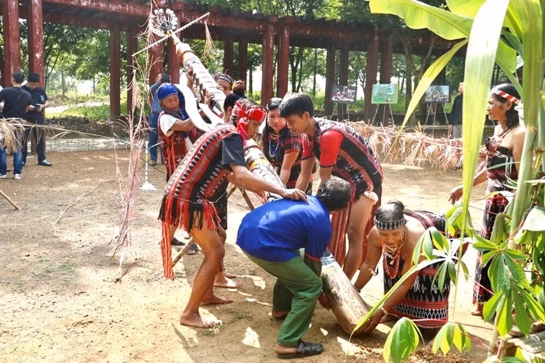 sac mau van hoa thang tu tai lang van hoa du lich cac dan toc viet nam hinh 2