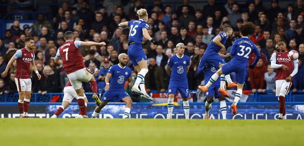 chelsea thua dau aston villa ngay tren san nha hinh 2