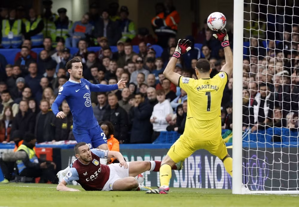 chelsea thua dau aston villa ngay tren san nha hinh 4