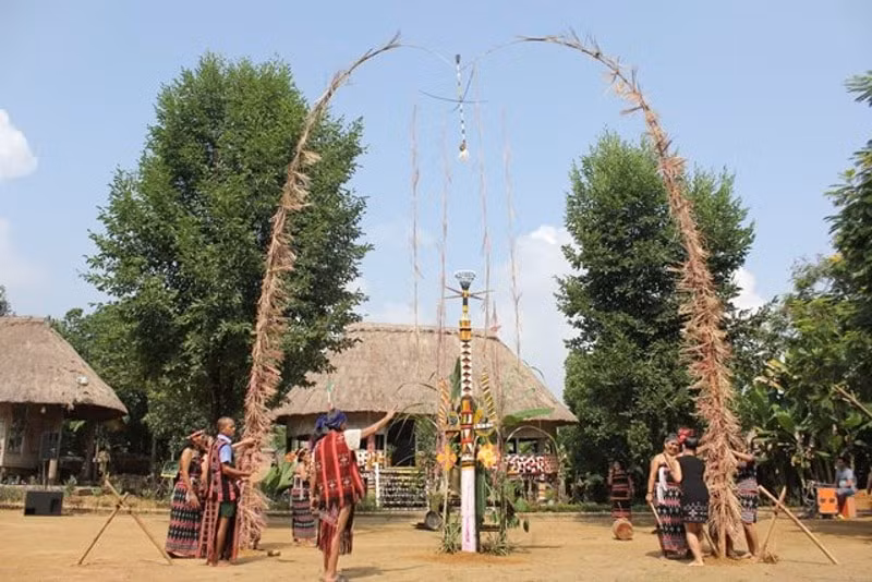 sac mau van hoa thang tu tai lang van hoa du lich cac dan toc viet nam hinh 3