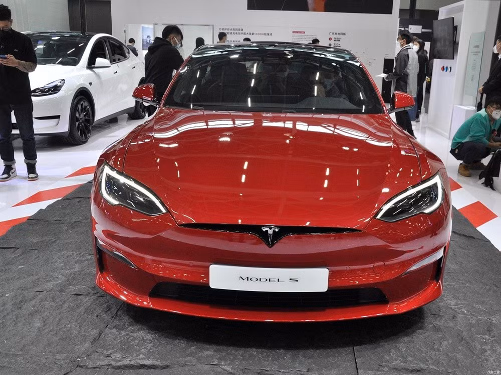 tesla model s 2023 duoc trung bay tai trung quoc voi muc gia 269 ty dong hinh 3