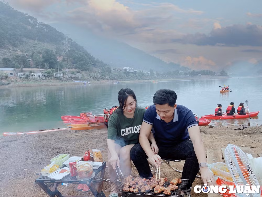 xu huong di du lich ne ngay le co hoi di may bay gia re beo hinh 1